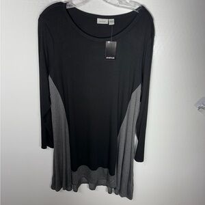 Avenue Women's Black and Gray Long Sleeve Top 355